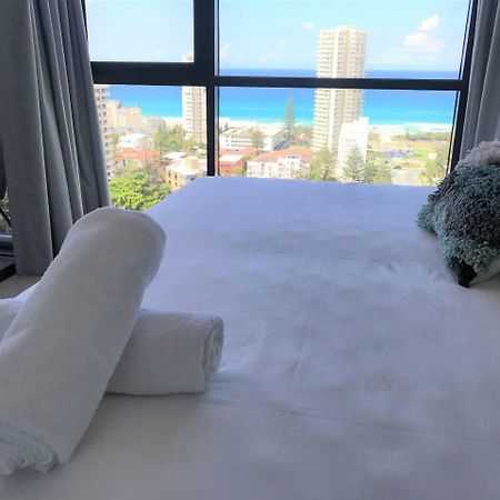 Qube Broadbeach Ocean View Apartments Gold Coast Esterno foto