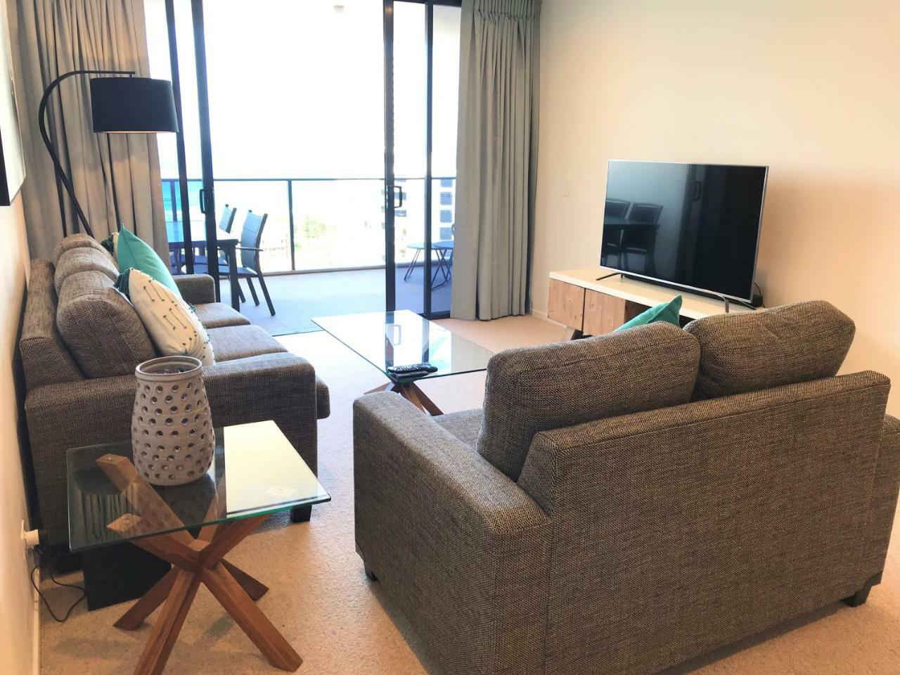 Qube Broadbeach Ocean View Apartments Gold Coast Esterno foto