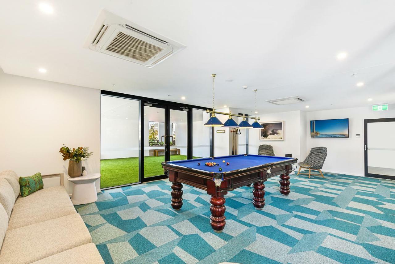 Qube Broadbeach Ocean View Apartments Gold Coast Esterno foto
