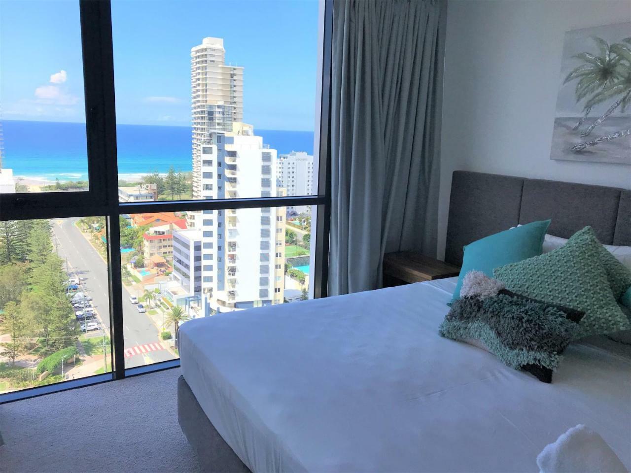Qube Broadbeach Ocean View Apartments Gold Coast Esterno foto