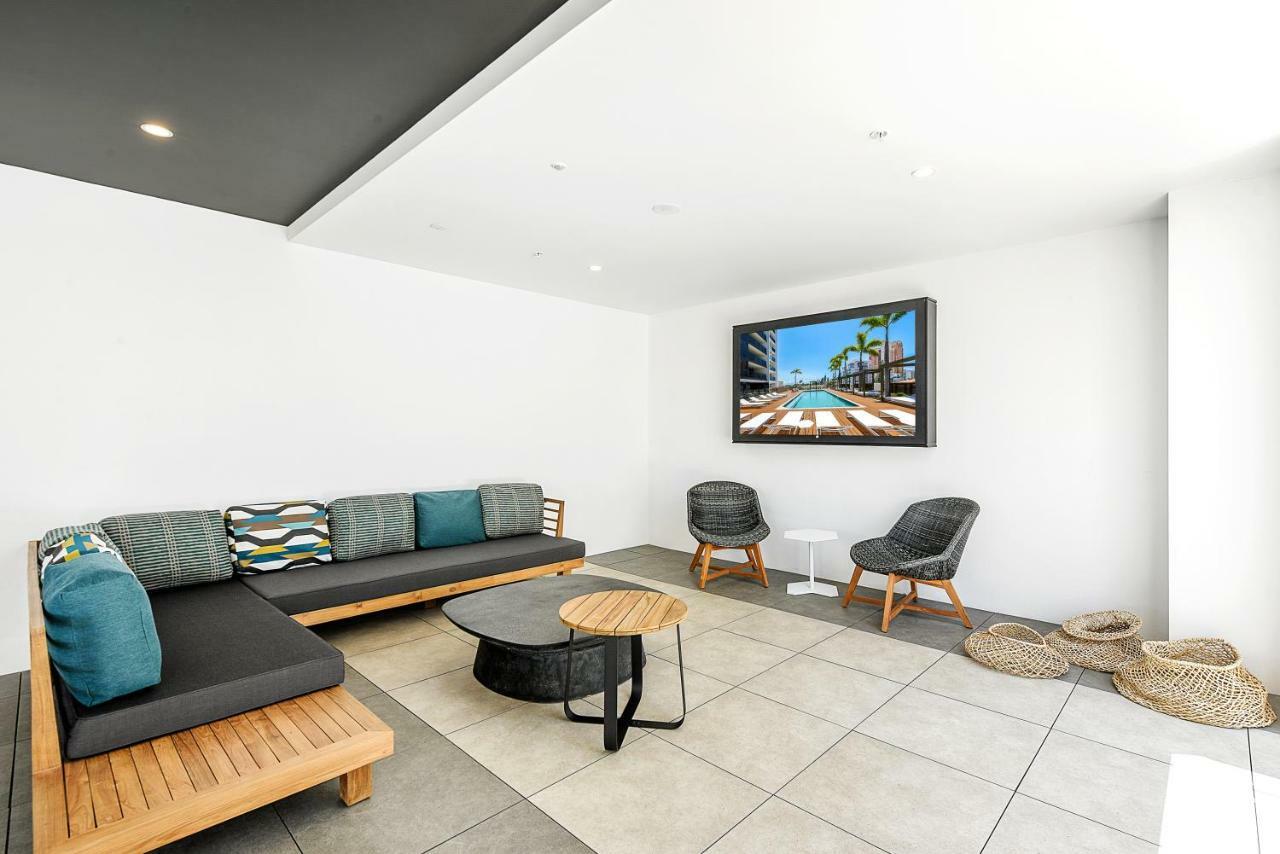 Qube Broadbeach Ocean View Apartments Gold Coast Esterno foto
