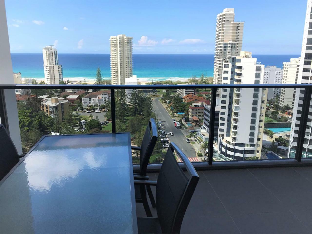 Qube Broadbeach Ocean View Apartments Gold Coast Esterno foto